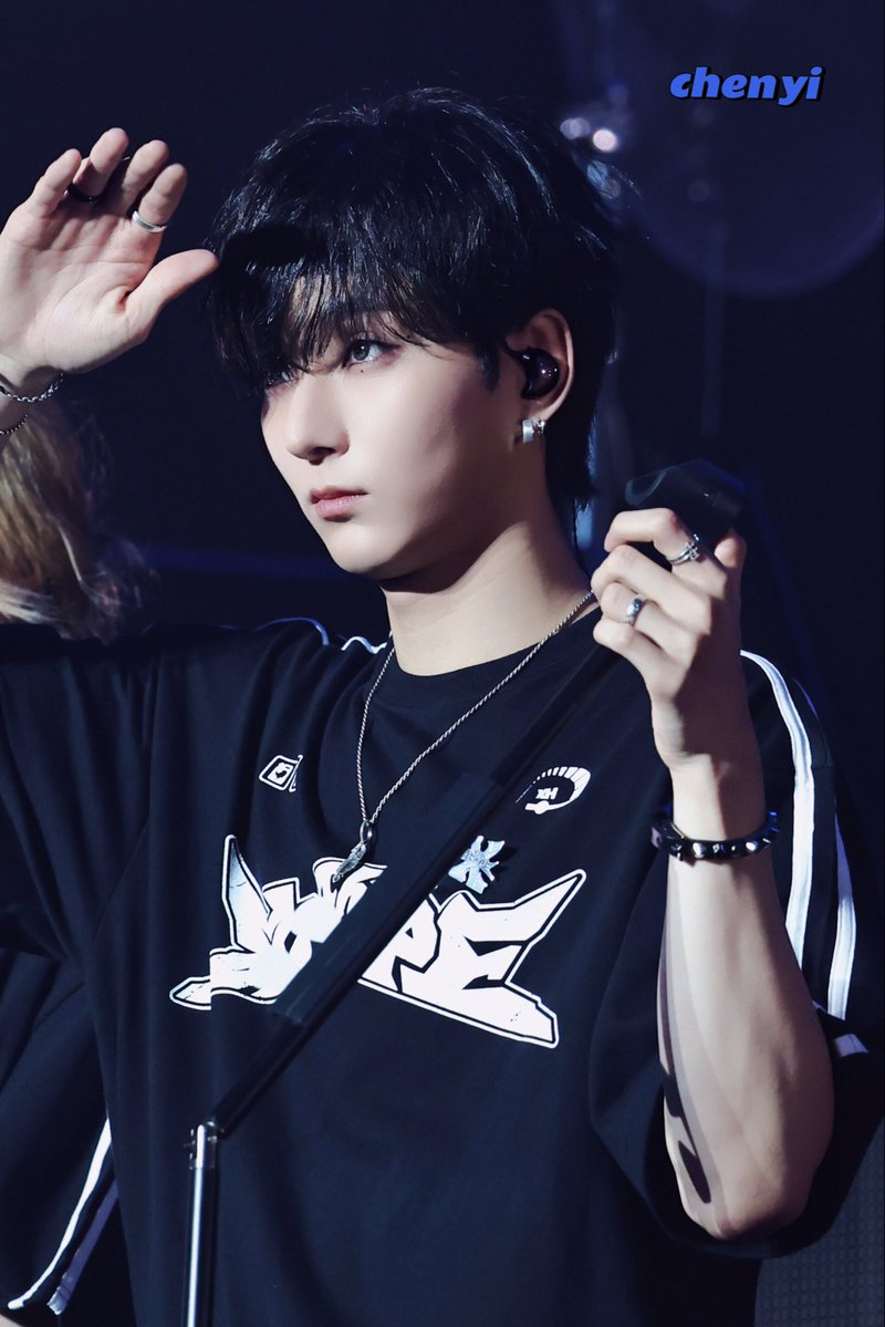 chenyi412's tweet photo. 260627 <The Xcape> 첫콘
#Ode #오드 #오승민 
#엑스디너리히어로즈 #XdinaryHeroes https://t.co/kirZkz5PHm