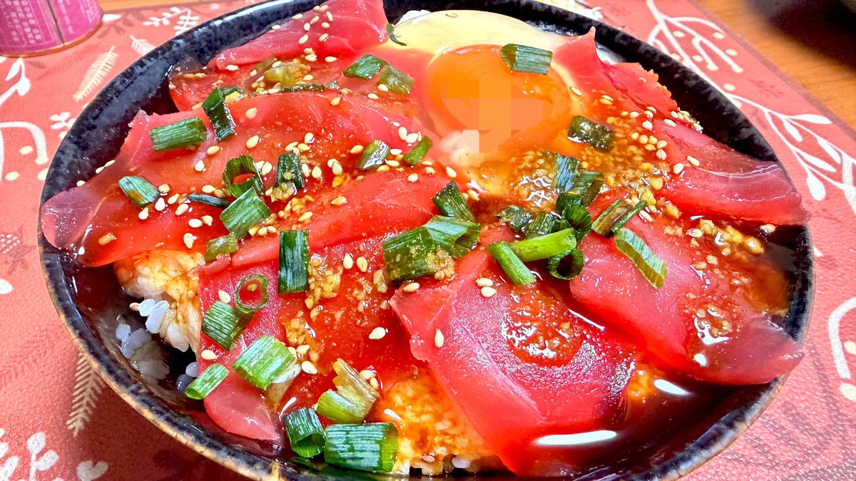 oomi_mio's tweet photo. マグロとろろ丼。
とろろが入ることによって全ての丼カテゴリーは飲み物となる。
#大海家の食卓
#飯テロ https://t.co/i4JzraLlzu