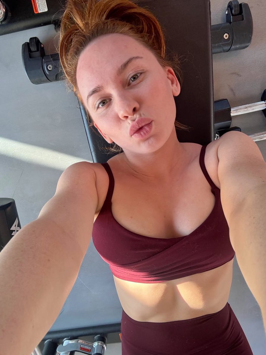 onlylailax's tweet photo. did you hit the gym today? https://t.co/yHp98tGl54