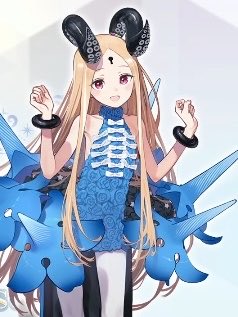 tamacos_2424's tweet photo. めちゃキモおじ発言でごめんやけどな…

全員同じ白リボンで肋骨モチーフ入れてるの意図的ですか……？
そして、瞳の色は魔性か神聖を表す黄色か赤だよね…？

フォーリナー章だからかな… https://t.co/5K2svSRuqx