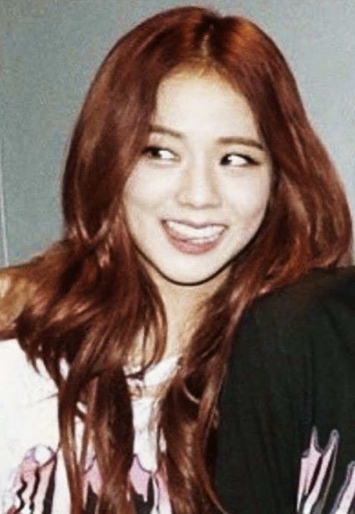 amorrintage's tweet photo. manifesting diva red hair jisoo for JS1 https://t.co/8qg57bGjOU
