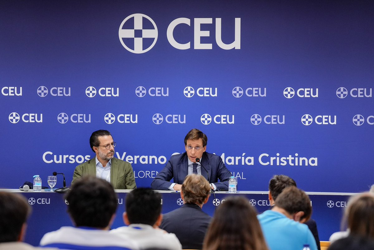 AlmeidaPP_'s tweet photo. Cada vez que Sánchez ha dictado una nueva norma sobre vivienda, ha empeorado el problema. Hay que simplificar la normativa, no hiperregular.

Participamos en la apertura del Curso de Verano CEU-María Cristina, «Vivienda y jóvenes: cómo la hiperregulación la volvió escasa y cara (y cómo lograr que deje de serlo)», defendiendo el modelo de Madrid: más suelo, menos burocracia y más vivienda para alquiler asequible.