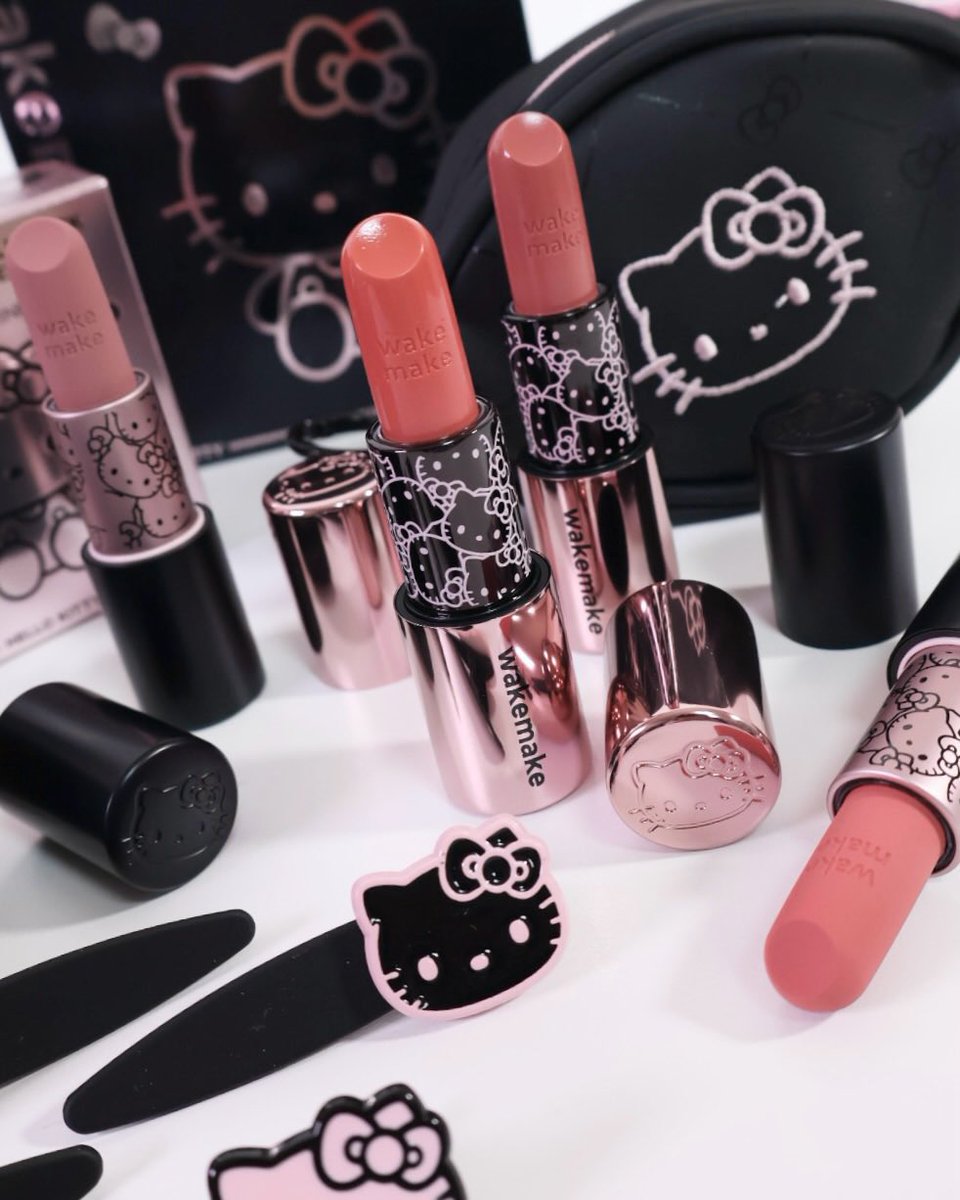 leafeyestore's tweet photo. ( พร้อมส่ง ) Wakemake x Hello Kitty🐱💖
Soft Blurring Balm Stick + Pouch สี 21 450.-
Healthy Glow Balm Stick + Hairpin สี 23,24 400.- 

꒰ #พรีออเดอร์เกาหลี #ตลาดนัดSanrio ꒱ https://t.co/AgMLycKRTt