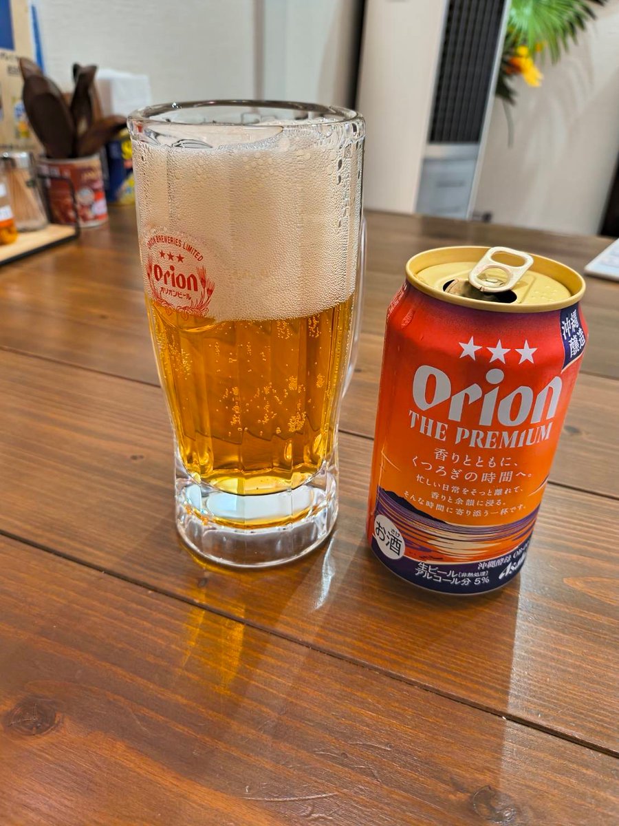takeru9_'s tweet photo. 宮古そばの店に来た！
トロ軟骨は炙りにして、もずくの天ぷらとオリオンビールプレミアム！
店内BGMはなぜかGLAYがずっと流れてるw https://t.co/0nxaudwpim