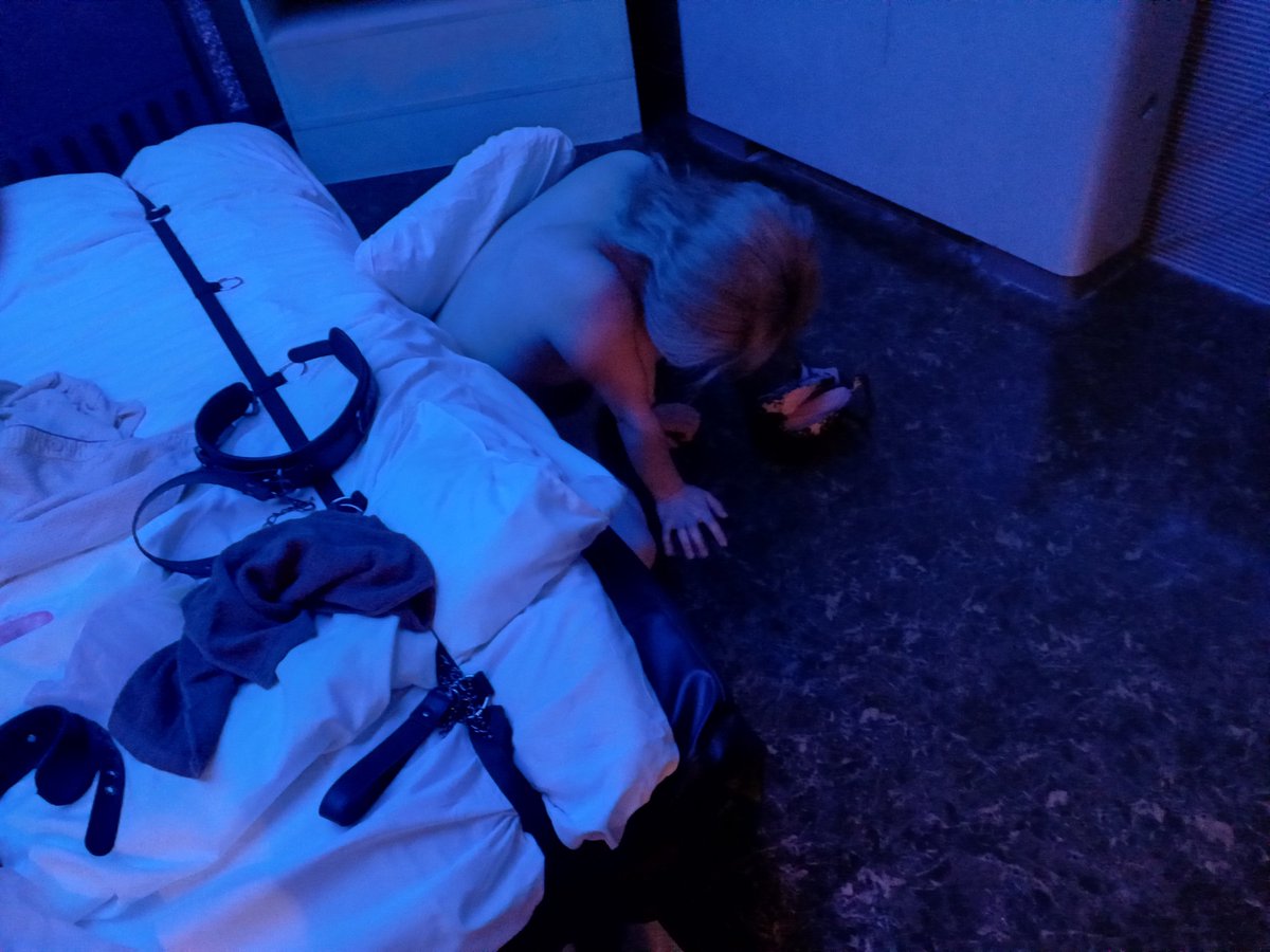 oiofhs's tweet photo. 壊されたいとフォームから来てくれたけど、まさか潮吹いて痙攣までするとは
滋賀からのしをつけるような詰め合わせとスイーツとともにありがと！
肩出しワンピースに金髪も素敵な装い🎵 https://t.co/UJcOmMXSfP