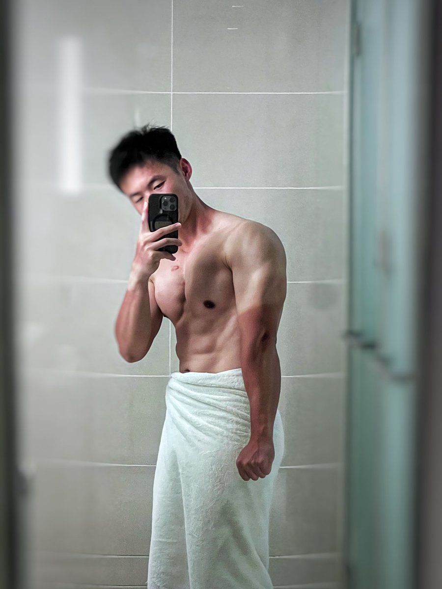 WillJamisgood's tweet photo. 关于出来户外要涂防晒霜这事
该不会只有我一个男的会后知后觉吧？🥲 https://t.co/nT6q0TptNq