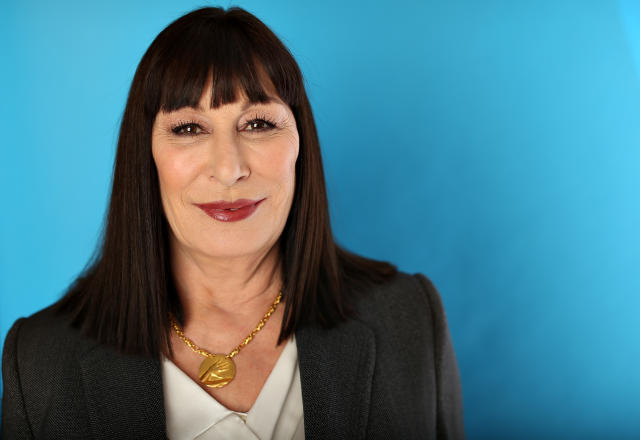 Disney_Wiki's tweet photo. Happy Birthday, Anjelica Huston
For Disney, she portrayed the Supreme Leader in the Disney Parks attraction and 3D film, #CaptainEO. Additionally, she voiced Queen Clarion in the #DisneyFairies series and Sith Mother in #StarWarsVisions. https://t.co/liaLlcMukr