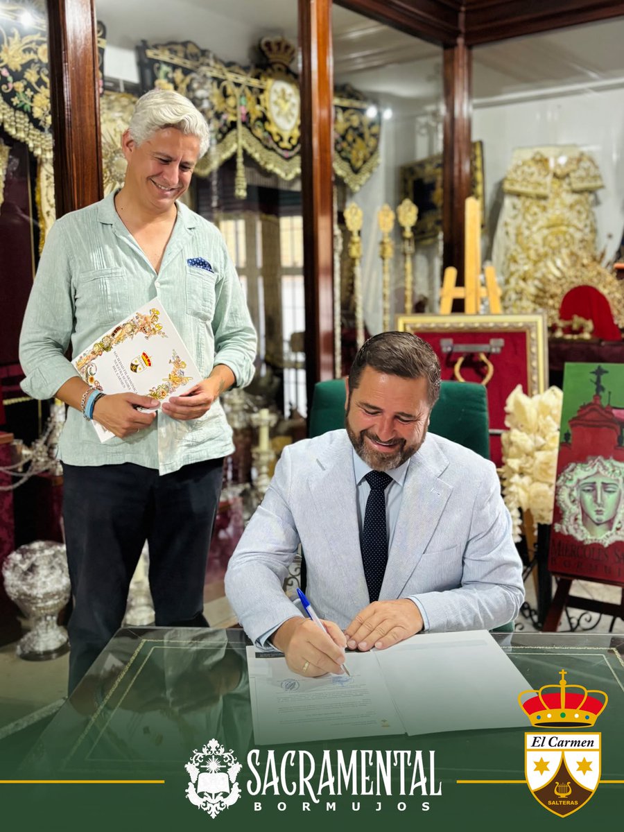 VCruzBormujos's tweet photo. 📝 Ambos rubricaron el contrato por el cual la formación musical acompañará a María Santísima de los Dolores durante su Procesión Gloriosa por las calles de Bormujos, el próximo mes de septiembre. https://t.co/XWaKuQFBUK
