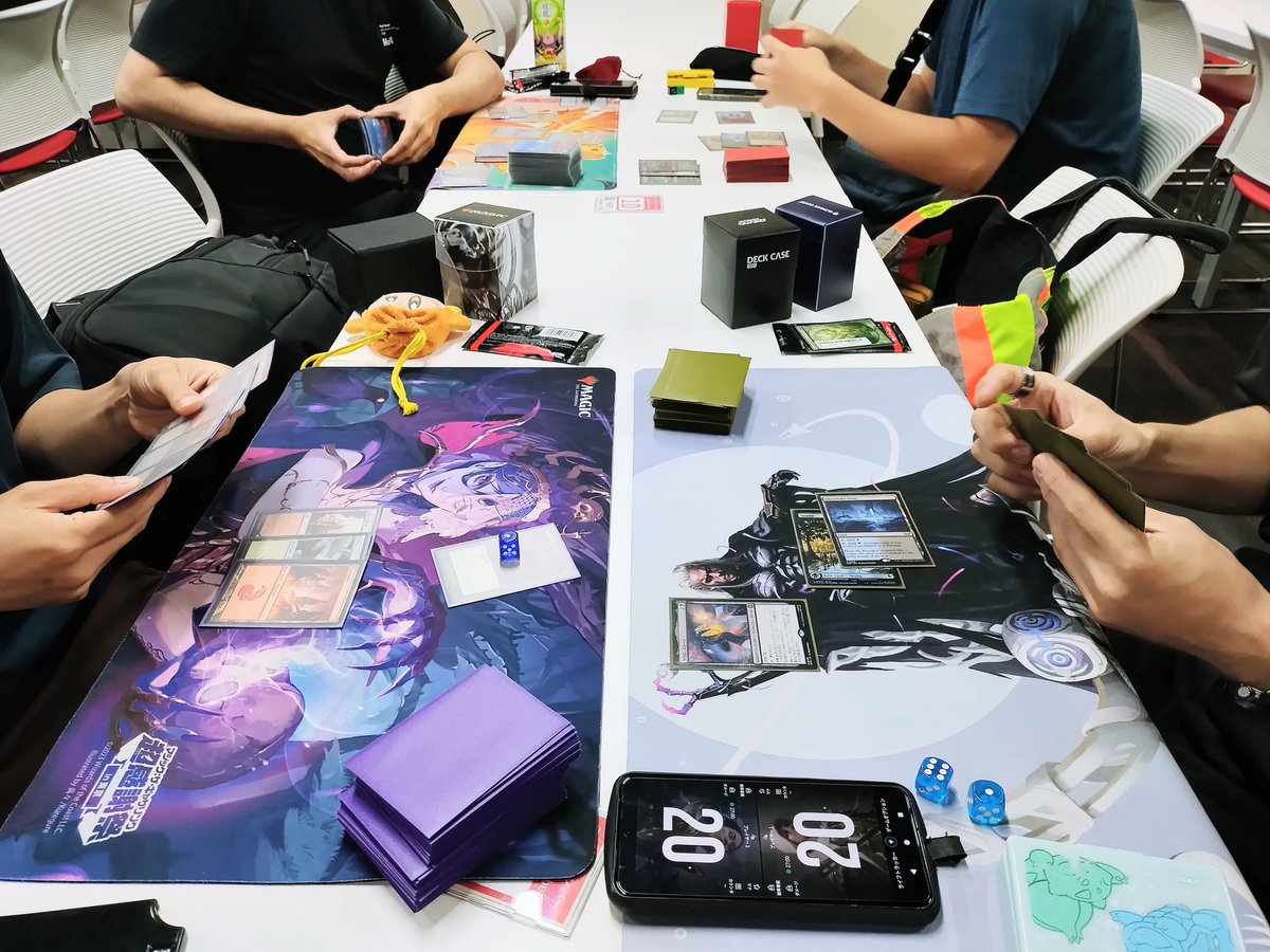 hareruya_kcjoji's tweet photo. 【イベント情報】
19:30より
「MSHカジュアルスタンダード」
「夜の部レガシー」
「夜の部ミドルスクール」
が成立、14名が参加されています🎵

推奨日は賞品が豪華＆人数も集まりやすいのでガッツリ遊べますよ😆

7月も #晴れる屋吉祥寺店 はイベント盛りだくさん🥰
ご参加お待ちしています‼️ https://t.co/XmLJ2HARTu