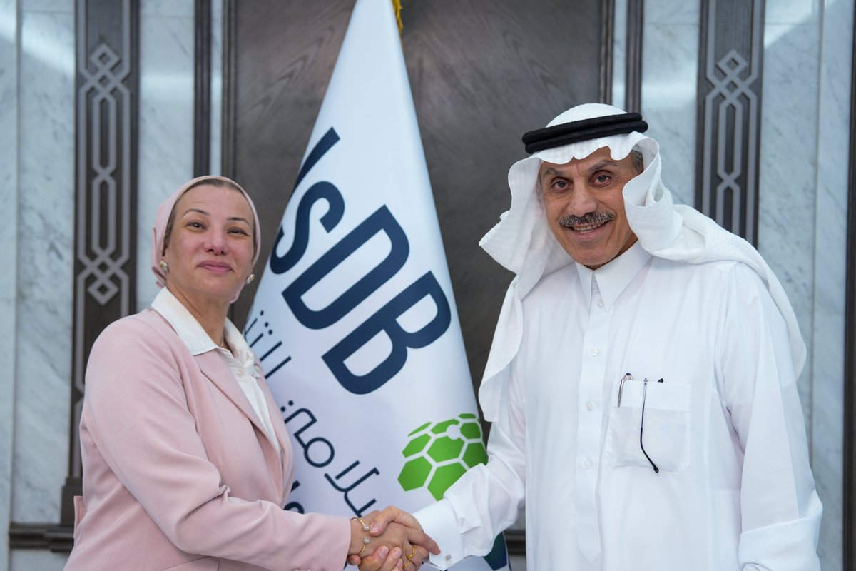 isdb_group's tweet photo. H.E. Dr. Muhammad Al Jasser, Chairman of the #IsDB Group, met today at his office at IsDB Headquarters with H.E. Dr. Yasmine Fouad, Executive Secretary of the UNCCD, to discuss strengthening the longstanding partnership between the two institutions.

The meeting reaffirmed a shared commitment to advancing sustainable land management, combating desertification, strengthening drought resilience, and expanding cooperation to deliver greater development impact across IsDB member countries.