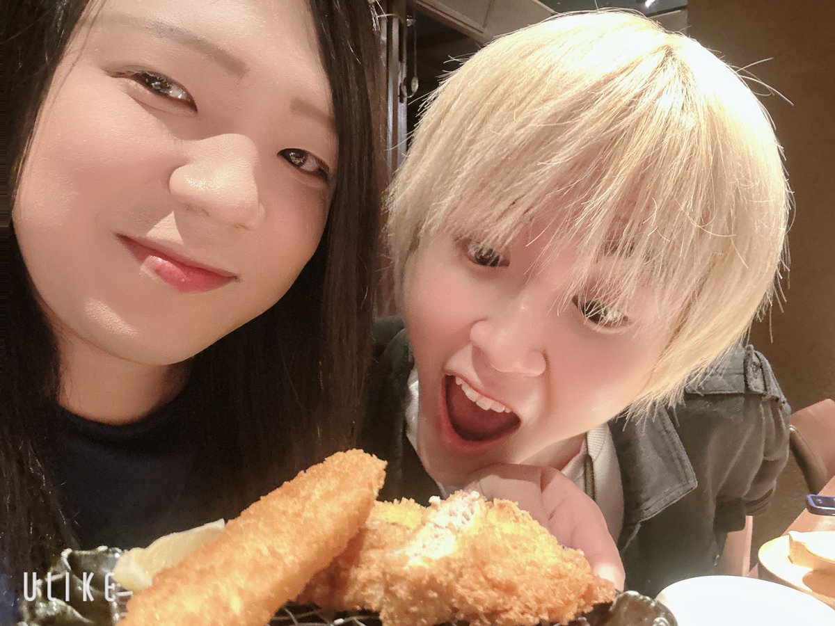 mistvoise's tweet photo. 最近ポストしなさすぎてアレだからとんかつ食べられそうになってるかけち貼っとくね https://t.co/8AOHtvk7vI