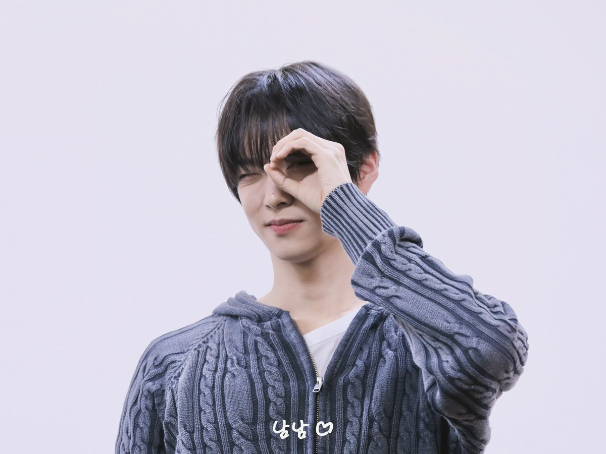 wooanii's tweet photo. 𝐃𝐎𝐇𝐘𝐄𝐎𝐊｜𝟮𝟲𝟬𝟲𝟭𝟮 팬싸

ㅂㄱㅅㅇ

#네이즈 #NAZE #도혁 #DOHYEOK https://t.co/Xzga96lgad
