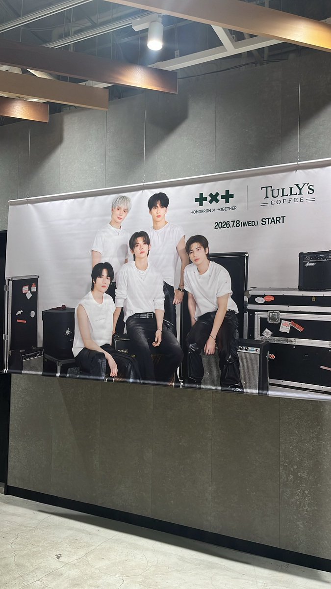 Ss99mochi's tweet photo. 美容院で渋谷行く予定だったから、予約時間ギリギリなのにスクランブルスクエア店寄ってきた！
野生のMOAちゃんがいっぱいいて微笑ましかった☺️☺️
フォトブースの店員さんが話しかけてくれて、お目当ての物は買えましたか？とのこと https://t.co/XxoQqdNnom