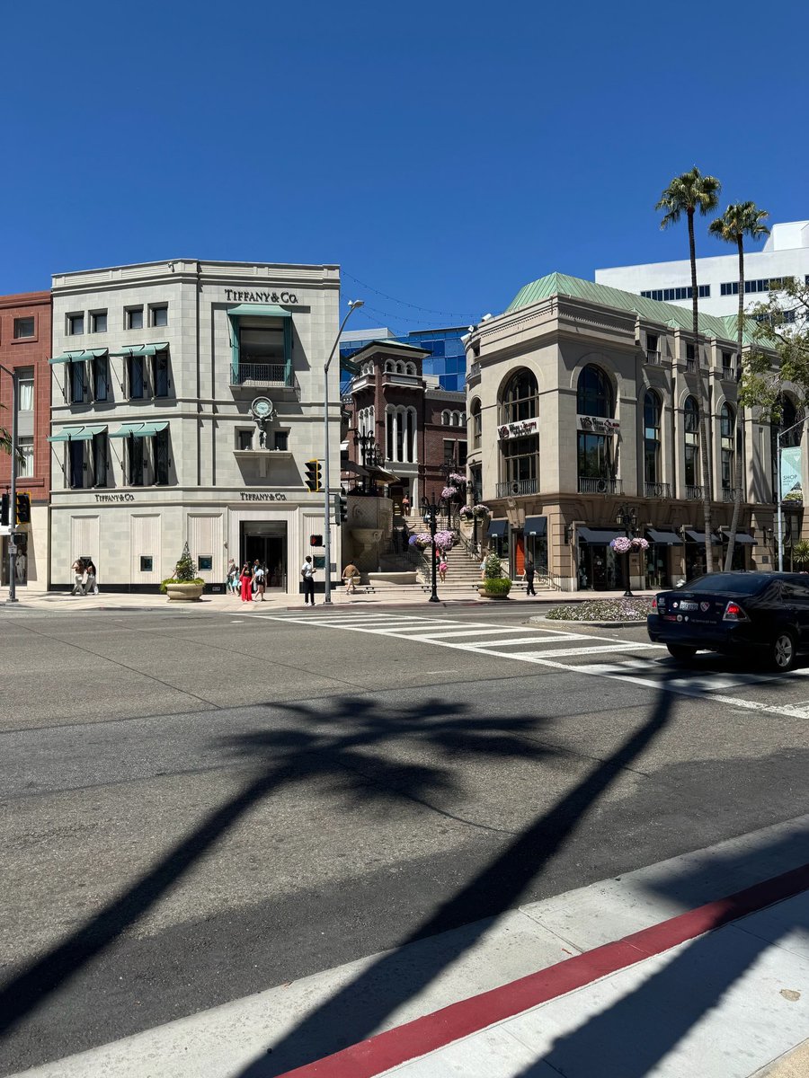 __opywpy__'s tweet photo. Win IG

First time in LA 🌴

#winmetawin https://t.co/8zrtO8N3gg