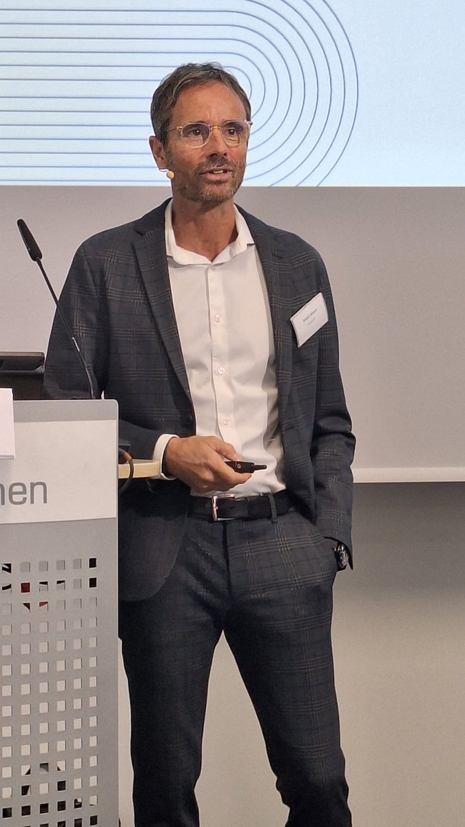 4investors's tweet photo. Robert Abend von #stock3 auf der m:access Analystenkonferenz der Börse München. Zum #Aktien Snapshot: https://t.co/LoxHzWOQql #4investors #maccess https://t.co/YtDfIiGYDk