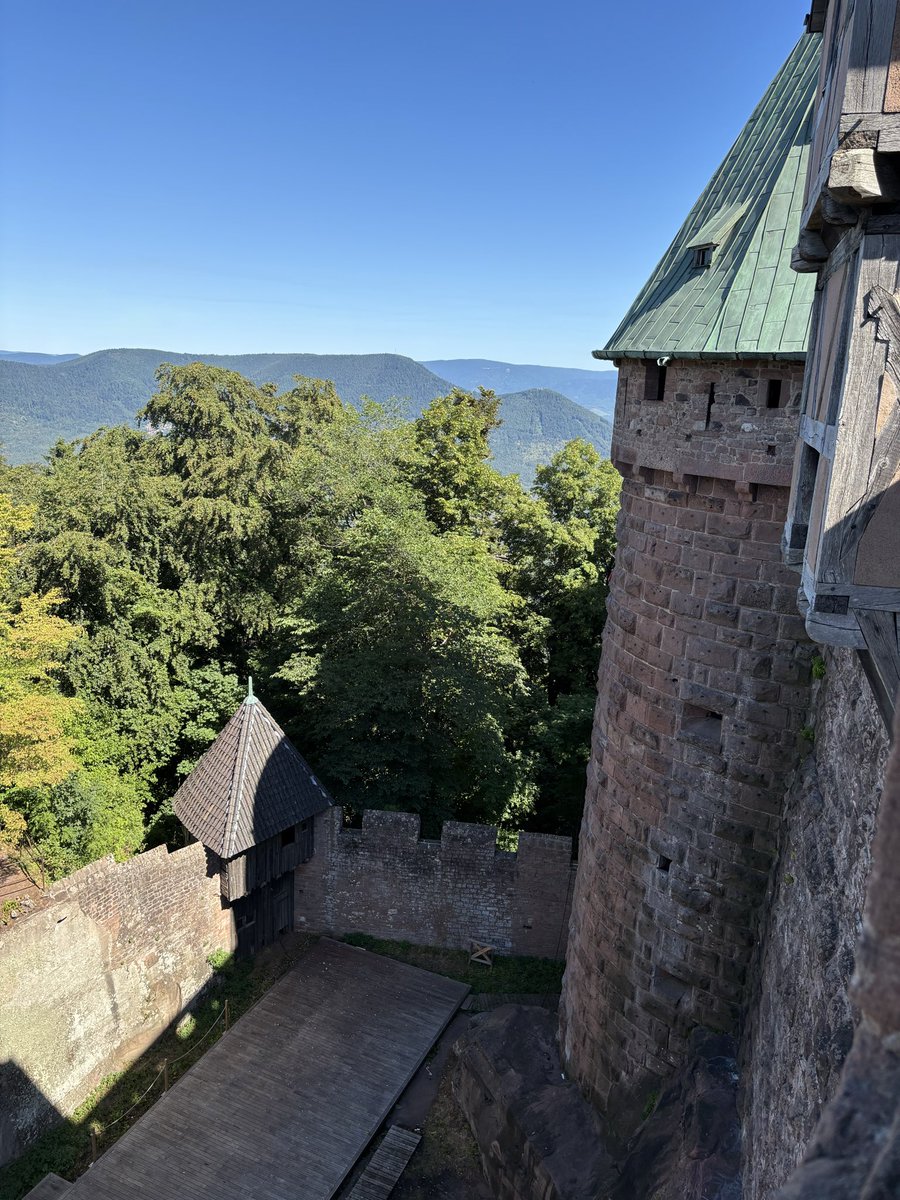 ChrisdEpinal's tweet photo. Haut-Koenigsbourg https://t.co/9hCnqknHQa