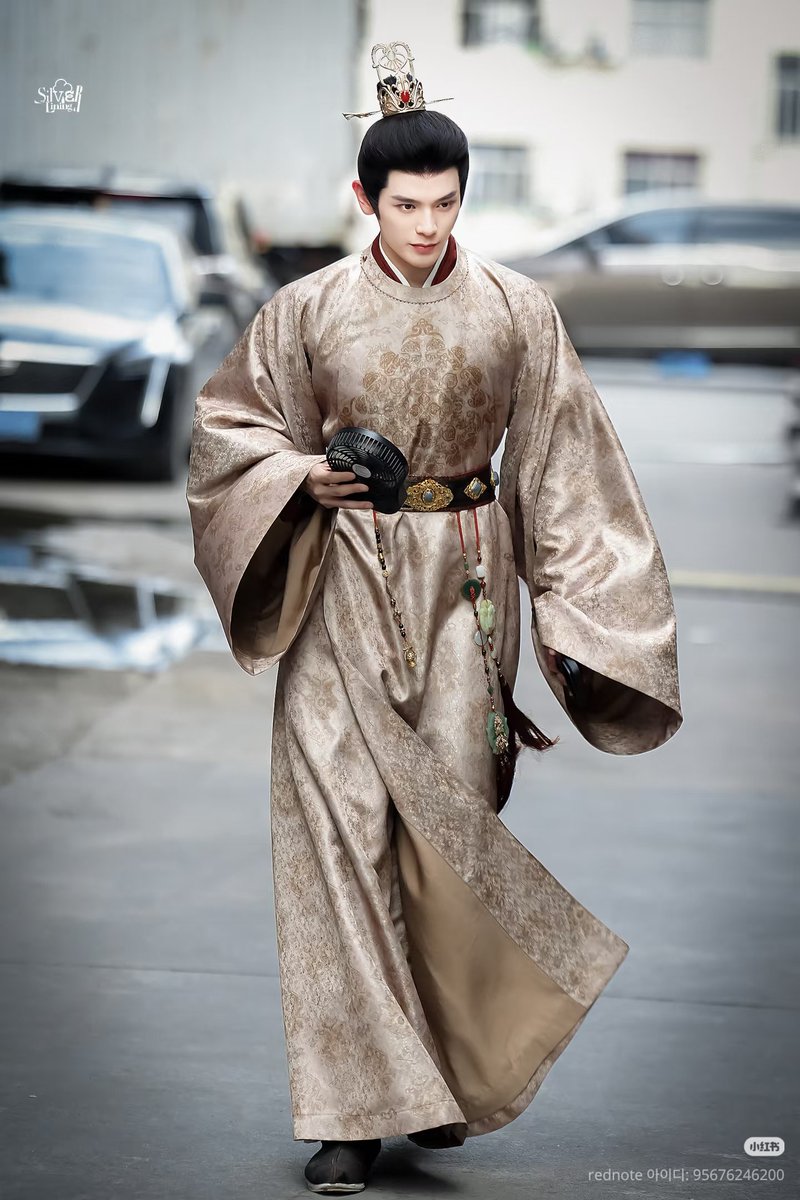 lejira22's tweet photo. 야오치 드라마 공주 이고 촬영

이고 드디어 황제됐나봐 꺄아아아아아아 https://t.co/a7eQG2O4oE