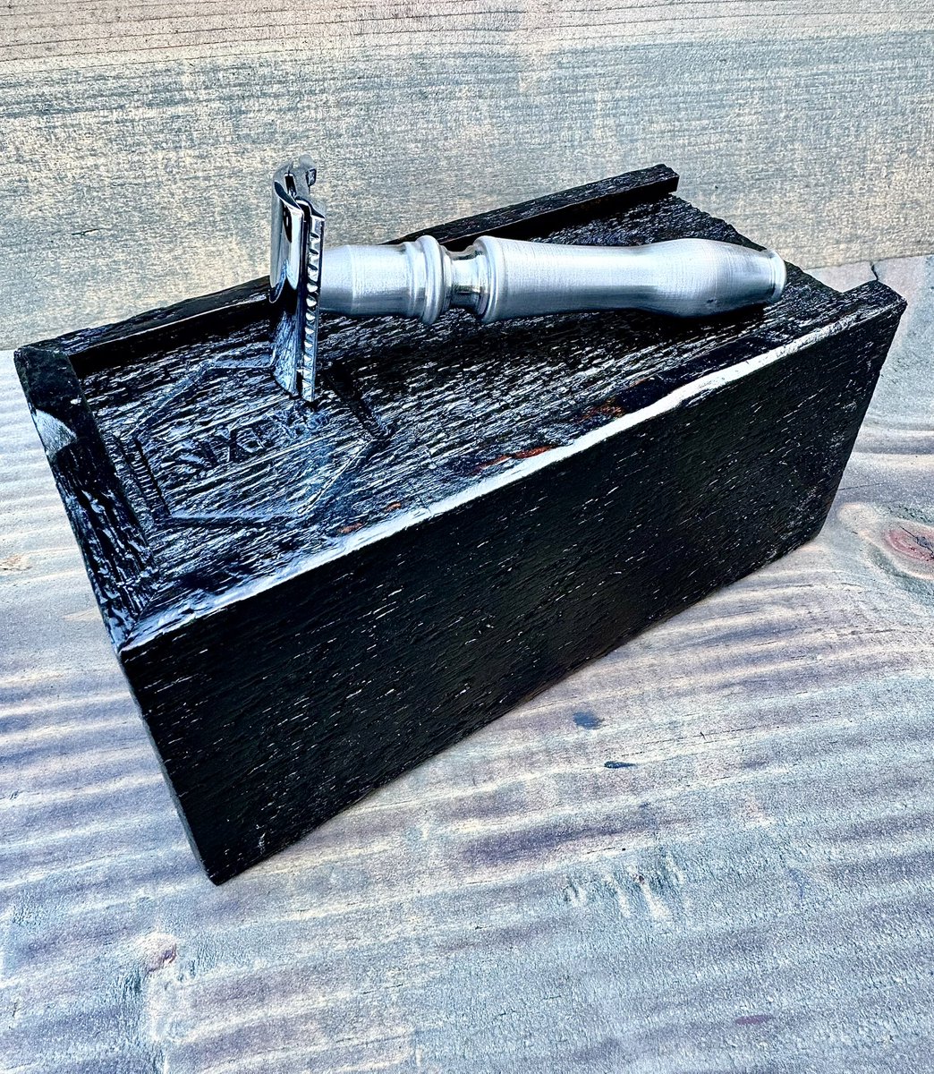 Sixty8Chicago's tweet photo. There’s something different about using a tool that was built to last longer than you will.

Handmade in Chicago and built from stainless steel, the safety razors from Sixty8 Chicago⁠ are designed for men who appreciate craftsmanship. 

https://t.co/v4ZlwrGa8y https://t.co/USfWfSPrvy