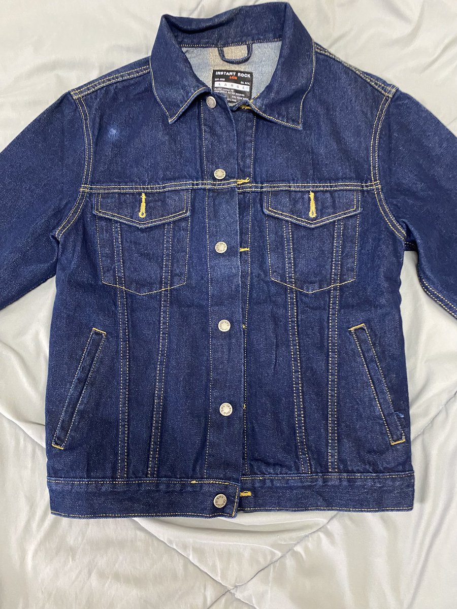 wenucrush's tweet photo. ส่งต่อ jacket ยีนส์ ไซส์ L รอบอก 42" ยาว 26" สี denim เข้มคับ 💘 ผ้าดีค่ายังไม่เคยใส่ออกไปข้างนอกเลย ❤️
ปล่อยต่อ 300 รวมส่ง
#ส่งต่อเสื้อผ้ามือสอง #เสื้อผ้ามือสอง #เสื้อผ้ามือสองสภาพดี #choosedress #stylist #cintage #แจ็คเกตยีนส์ #ยีนส์ #jacketยีนส์ https://t.co/168Xif45VU