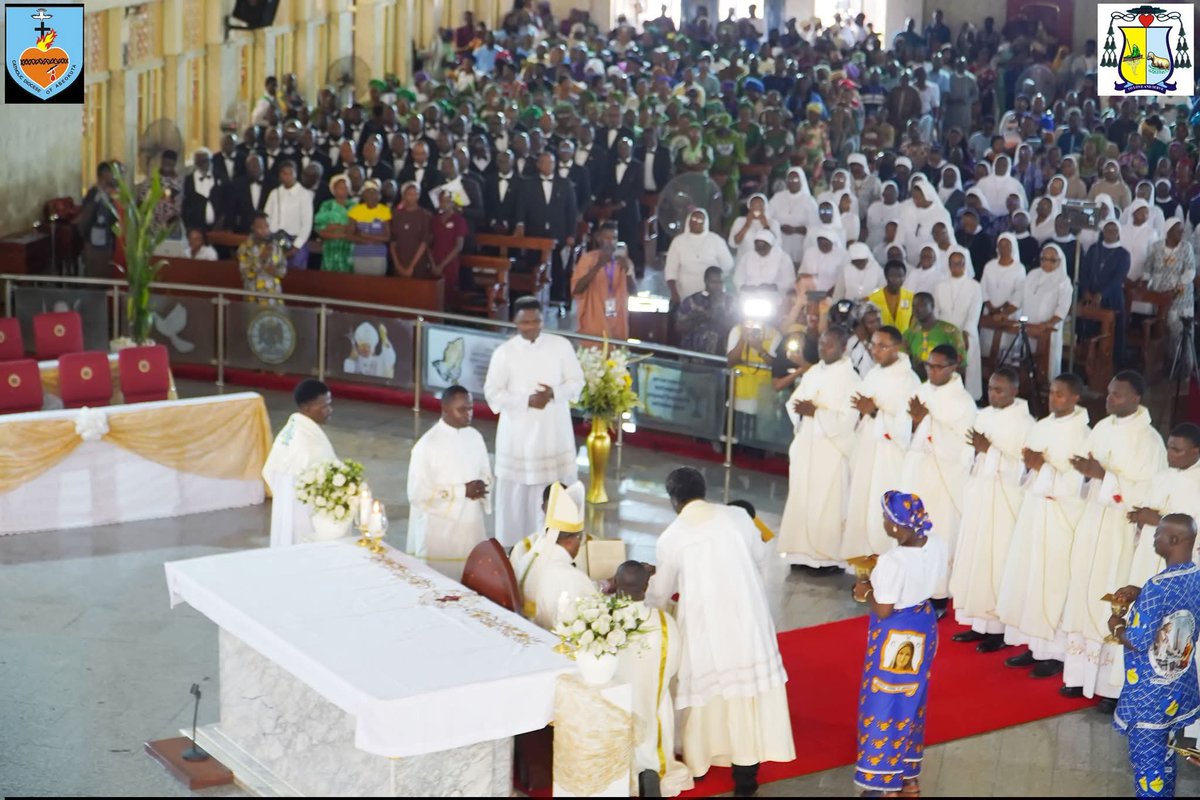 muhyii4real's tweet photo. Pictures from the priestly ordination of 10 new priests in the Catholic Diocese of Abeokuta.

📸 CDA Rock Media https://t.co/8jvC5uWgzn