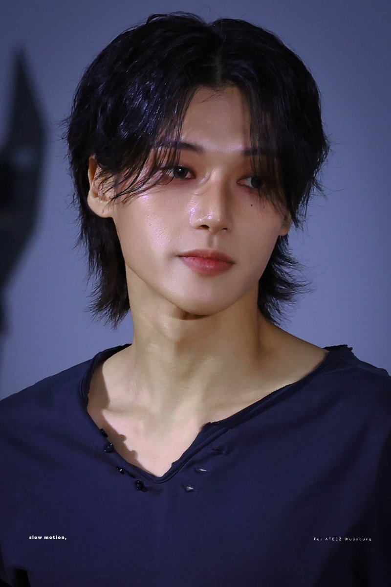 slovvotion's tweet photo. 260704 미니 팬미팅 HD

조명 사이로 보이는 너의 눈빛👁️🖖🏻

#WOOYOUNG #우영
#ATEEZ #에이티즈 https://t.co/uEeVUwsQG0