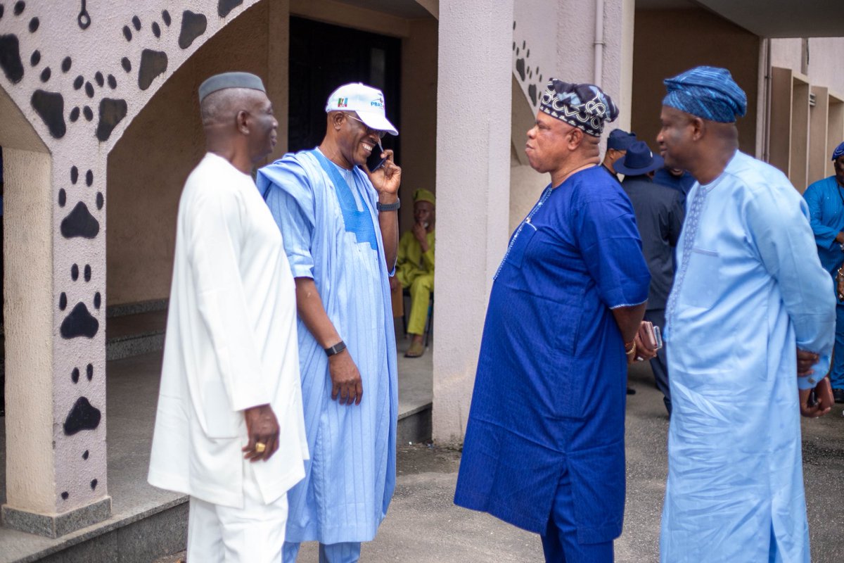 MObanikoro's tweet photo. I had the honour of visiting the palace of His Royal Majesty, the Oba of Lagos.

This visit was a reminder that traditional institutions remain a vital part of our identity as a people.

Grateful for the continued support in shaping conversations that matter to our state.

#MO https://t.co/Vk9K7VV7dM