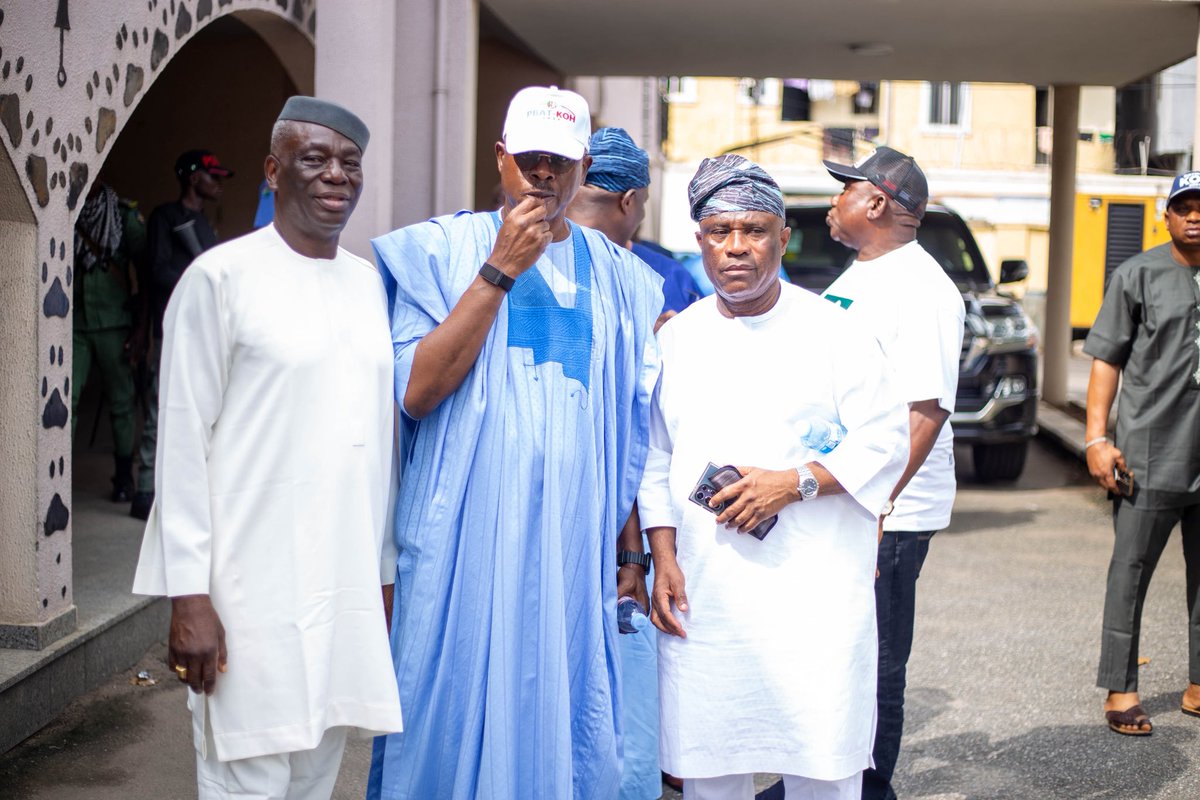MObanikoro's tweet photo. I had the honour of visiting the palace of His Royal Majesty, the Oba of Lagos.

This visit was a reminder that traditional institutions remain a vital part of our identity as a people.

Grateful for the continued support in shaping conversations that matter to our state.

#MO https://t.co/Vk9K7VV7dM
