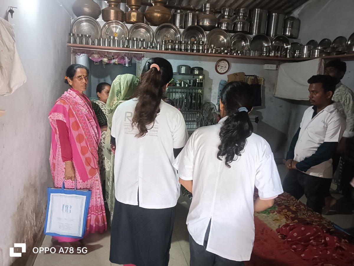 CJotana's tweet photo. આજરોજ ઘટક જોટાણા ના સુરજ સેજામાં ધાત્રી માતાની RBSK ટીમ દ્વારા મુલાકાત લેવામાં આવી જેમાં ડીલેવરી બાદની સાવચેતી રાખવા સમજ આપી૬ માસ સુધી બાળકને ફક્ત ને ફક્ત સ્તનપાન જ કરાવવું છ માસ પૂર્ણ ન થાય ત્યાં સુધી સ્તનપાન સિવાય કોઈપણ ઉપરી આહાર આપવો નહીં તેમજ થી મુજબ પ્રવૃત્તિ કરાવવામાં આવેલ. https://t.co/XkYJyYxdyY