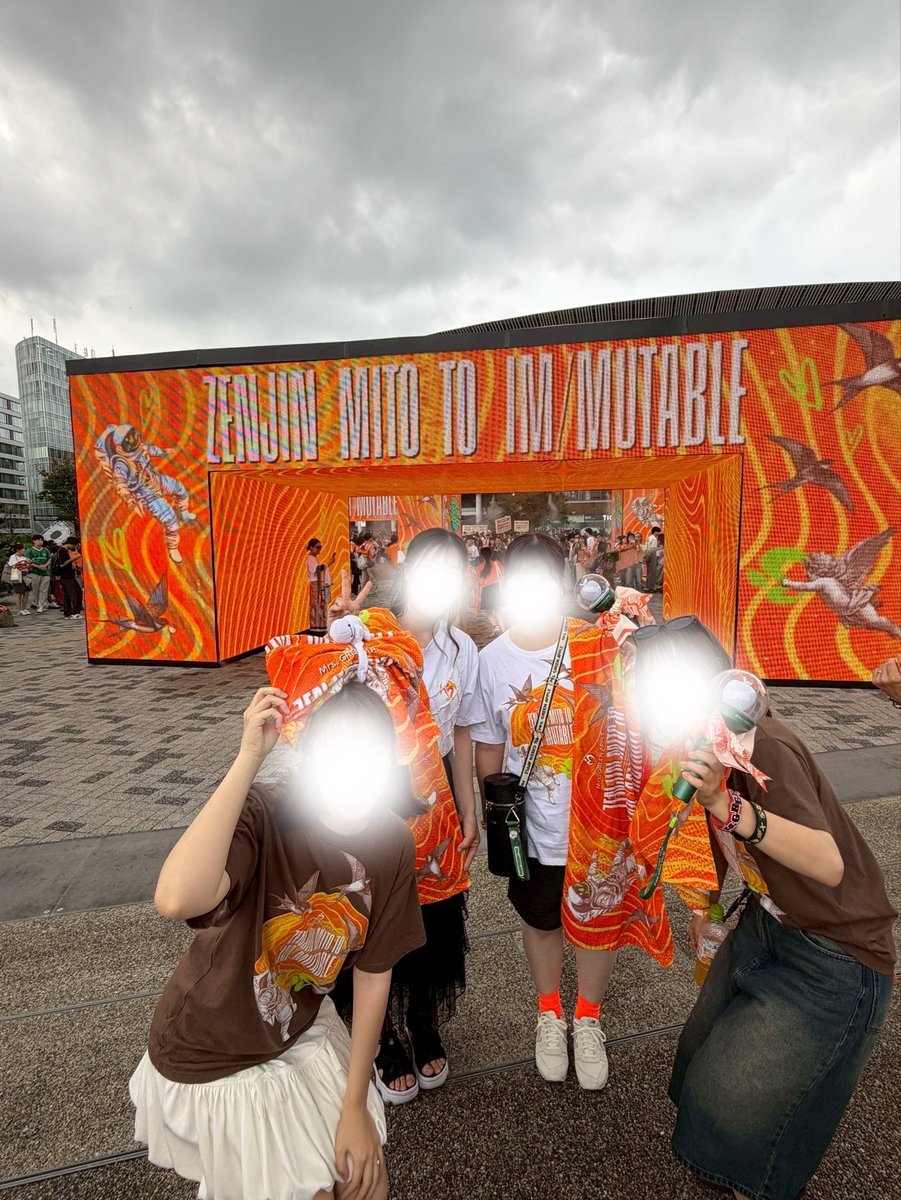 MutuJ26's tweet photo. ゼンジンオーラス最高だった😆
みんなにも会えて嬉しかったなぁ🍏🧡

#MrsGREENAPPLE
#ゼンジン未到とイミュータブル https://t.co/j00a45iF85