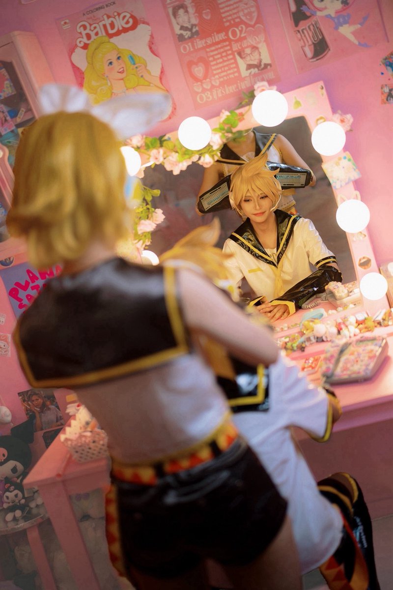 g0lbaeng2's tweet photo. 렌은 린이 없으면 안돼☺️

#cos #vocaloid #kagaminelen https://t.co/EgBMdyJvrc