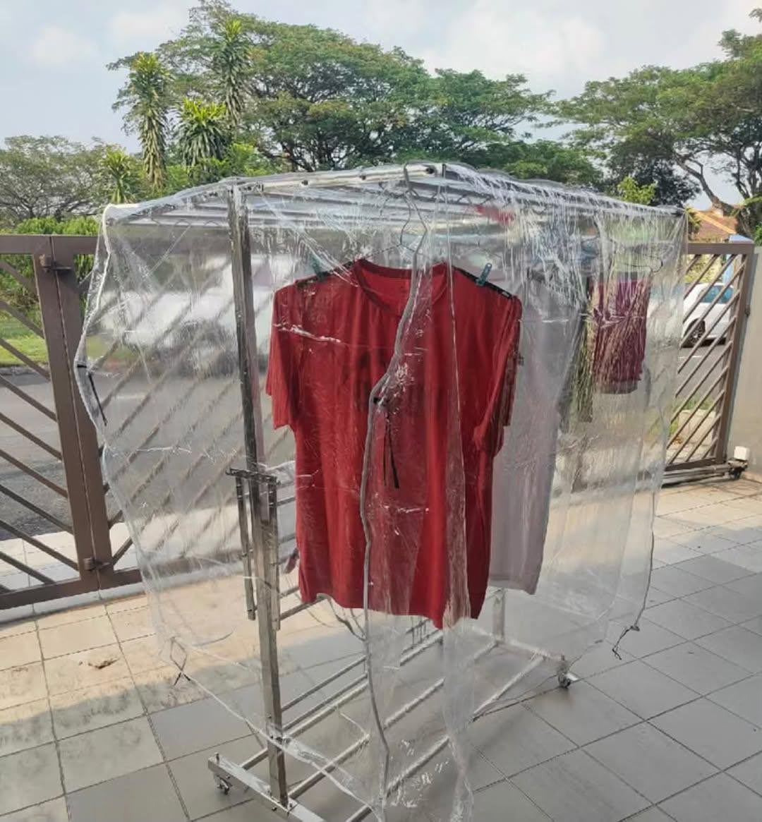 tebarmaduu's tweet photo. BUAT MBAK yang sempat nge-spill alat ini, lancar terus deh rejekinya 😭🫶
Sekarang udah gak parno lagi kalau jemur baju terus tiba-tiba hujan atau ketiduran. Debu juga gak nempel ke baju.

Yang bikin kaget, bajunya tetap kering seperti biasa, malah wanginya jadi lebih awet 😭✨ https://t.co/xT1XxVQ6zJ