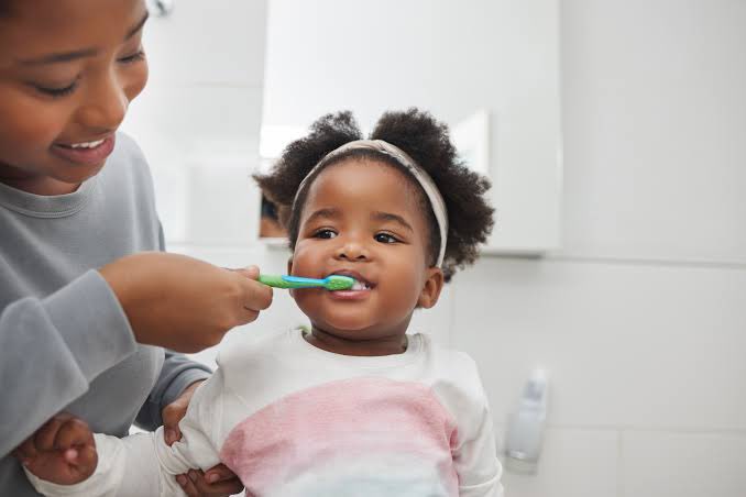 Chiritaofficial's tweet photo. When is the right time to start brushing your toddler’s teeth?

#baby #toddlers #motherhood https://t.co/Y6jrzLYOz8