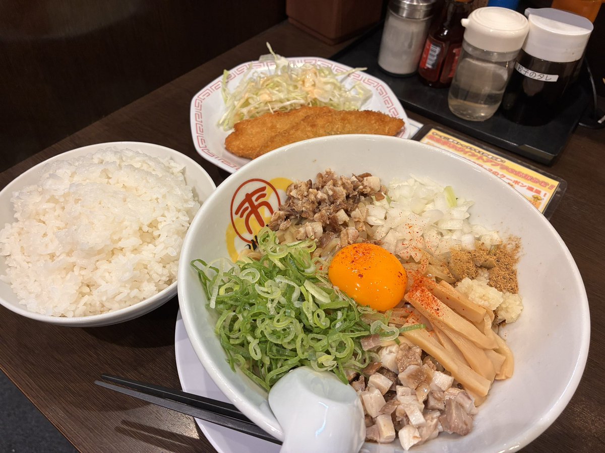 koori_0809's tweet photo. 髪の毛バッサリ切って気持ち切り替え💇‍♀️ https://t.co/O6j8k8vnK1