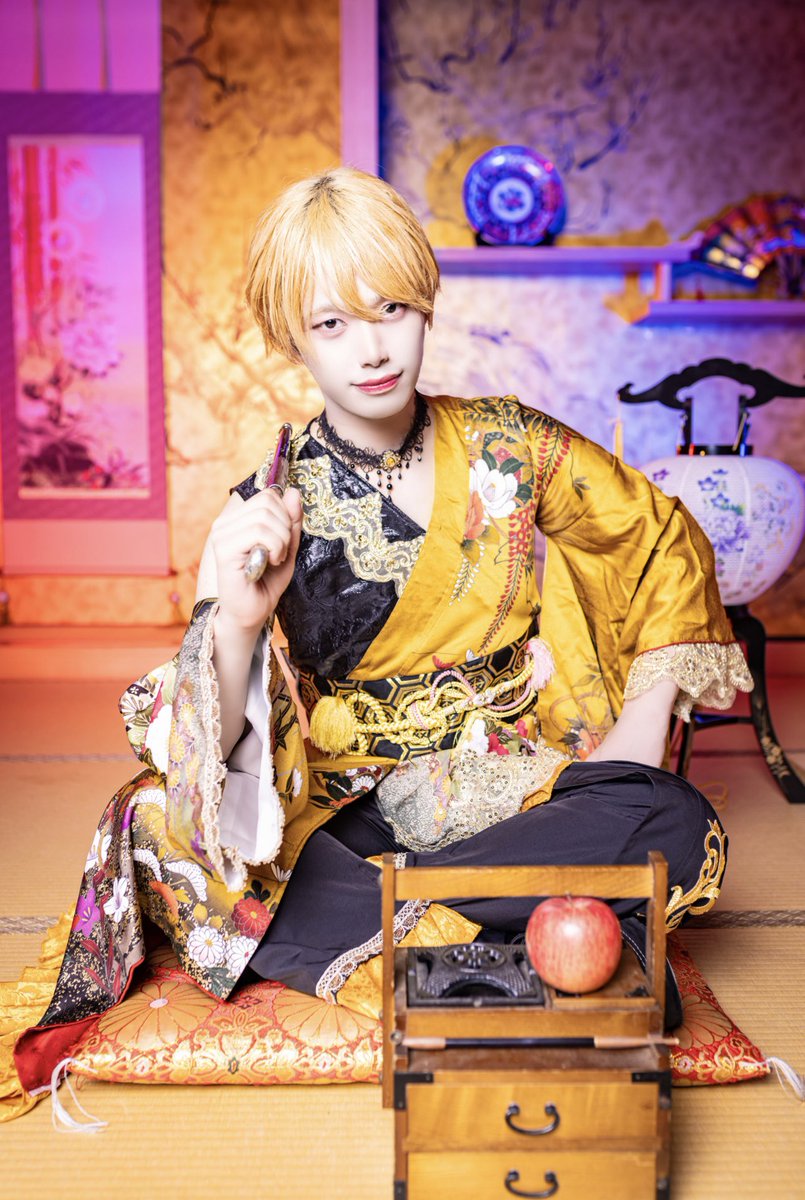 BLACKSNOW_info's tweet photo. 【新アー写公開】

7/27新体制お披露目🍎

◤￣￣￣￣￣￣￣￣￣￣￣￣￣￣￣
     
     🖤黒音 れま( @k_rema_BS )
     Color : Black

     💛月飛 らいと( @tukihi_raito_BS )
     Color : Yellow
＿＿＿＿＿＿＿＿＿＿＿＿＿＿＿◢

このポストが【♡ + RP = 400】
達成で全体アー写公開🍎 https://t.co/HL9yO7q7ke
