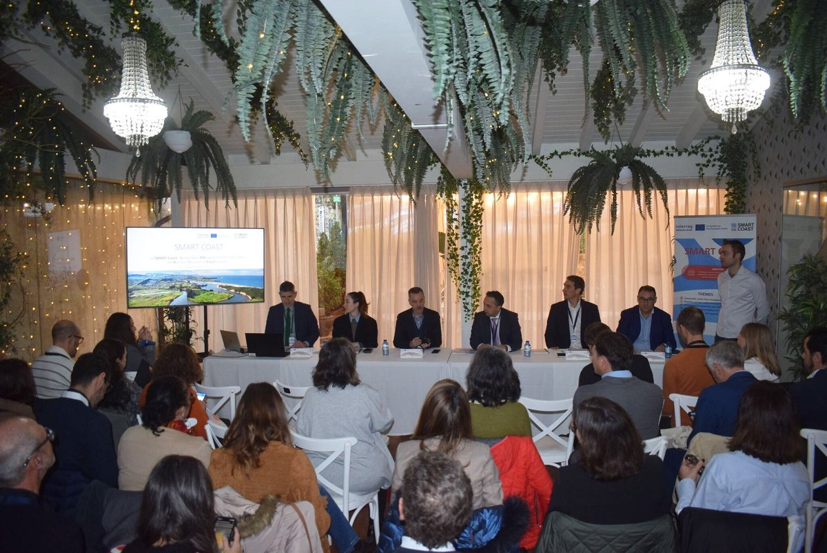 DUVIrrss's tweet photo. A @uvigo é un dos socios do proxecto europeo @smartcoast co que se busca mellorar a xestión sostible do turismo nas zonas costeiras. Financiado con 3 millóns de €, lidera a parte viguesa Pilar Muñoz, de @ECOBAS_ .
➡️https://t.co/h1h5VTd9Ew
#duvi #uvigo #ecobas #smartCoast https://t.co/PK3faihQg5