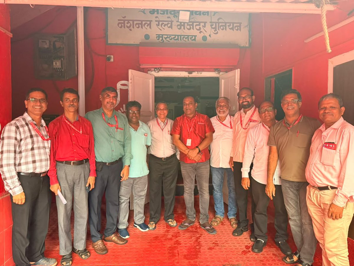 venupnair_nrmu's tweet photo. Matunga HQ today at 12.30 hrs. ….🙏🏻🚩🚩🚩🚩 https://t.co/CrRGtGJxPc