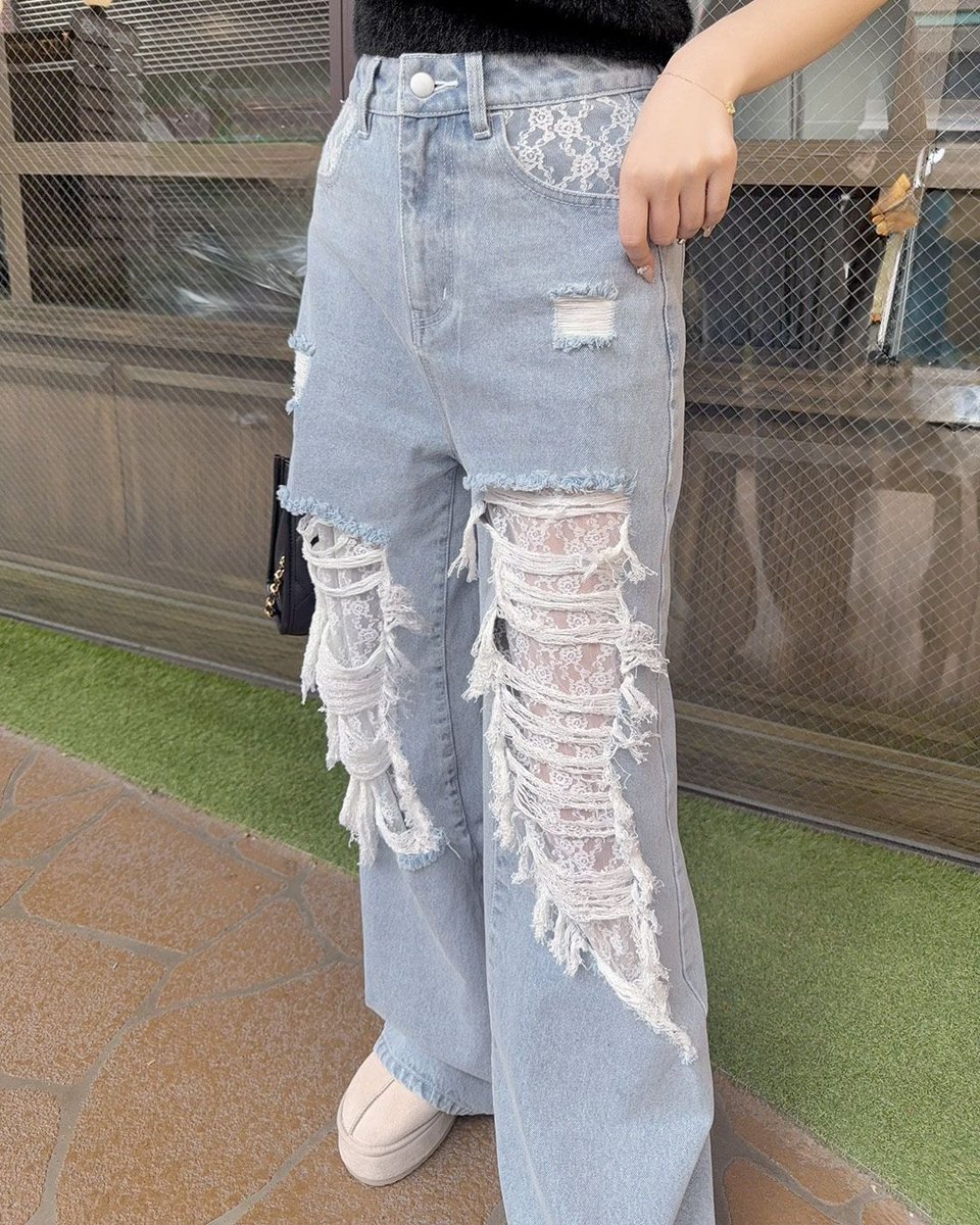 CherimiOfficial's tweet photo. 🎀SALE ITEM🎀

レースクラッシュデニムが50%OFF✨
¥8,500 → ¥4,250（税込¥4,675）

サイズ欠け始まってるので急いで🏃💨 https://t.co/4VXMipvRil