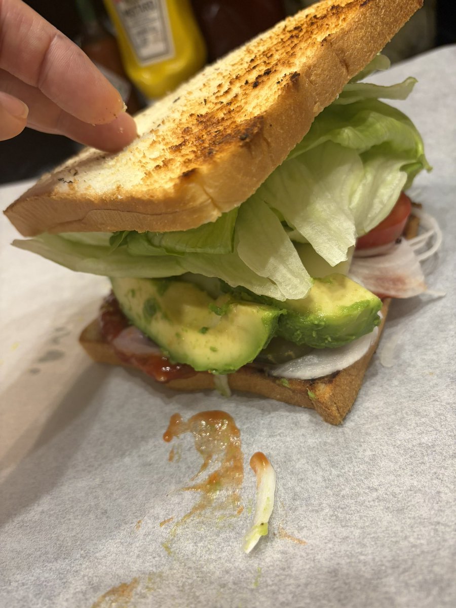 chan_crypt_2025's tweet photo. 七夕バーガー🍔🎋
ありがとうタマモ、リナ… https://t.co/V5etFDem9n