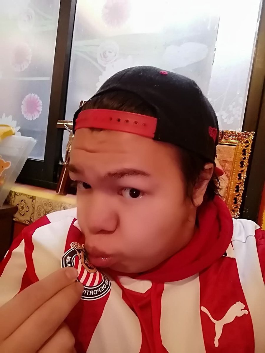 JulianSamu77396's tweet photo. Bienvenidos y bienvenidas todos los nuevos chivaherman@s #chivas disfruten esta etapa jajajaja recomindo no saltarselas jsjsjs aqui apoyando desde morrillo❤️🤍 y arriba las chivas https://t.co/AFOzxt3sRM