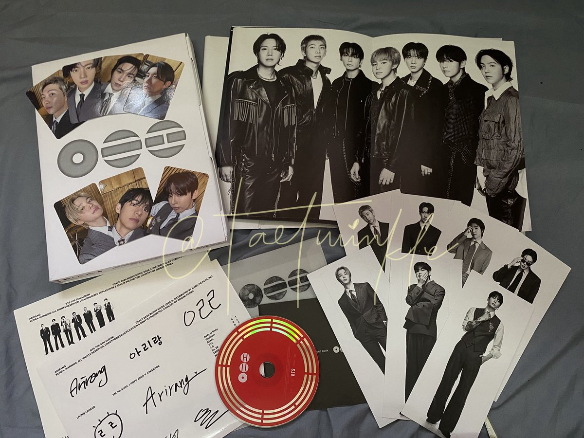 taetwinkle's tweet photo. 💌 #mailsforchie
— another love mail arrived from @chimelleshop !!💗
i’m was having a hard time looking for affordable official living legend ver of arirang and i am glad they have it!! tysm🫶🏻
living legend for me and rim/rik for you, oomfs! stay tuned!!💗
#ChimelleProofs https://t.co/9BAbOIUMhL