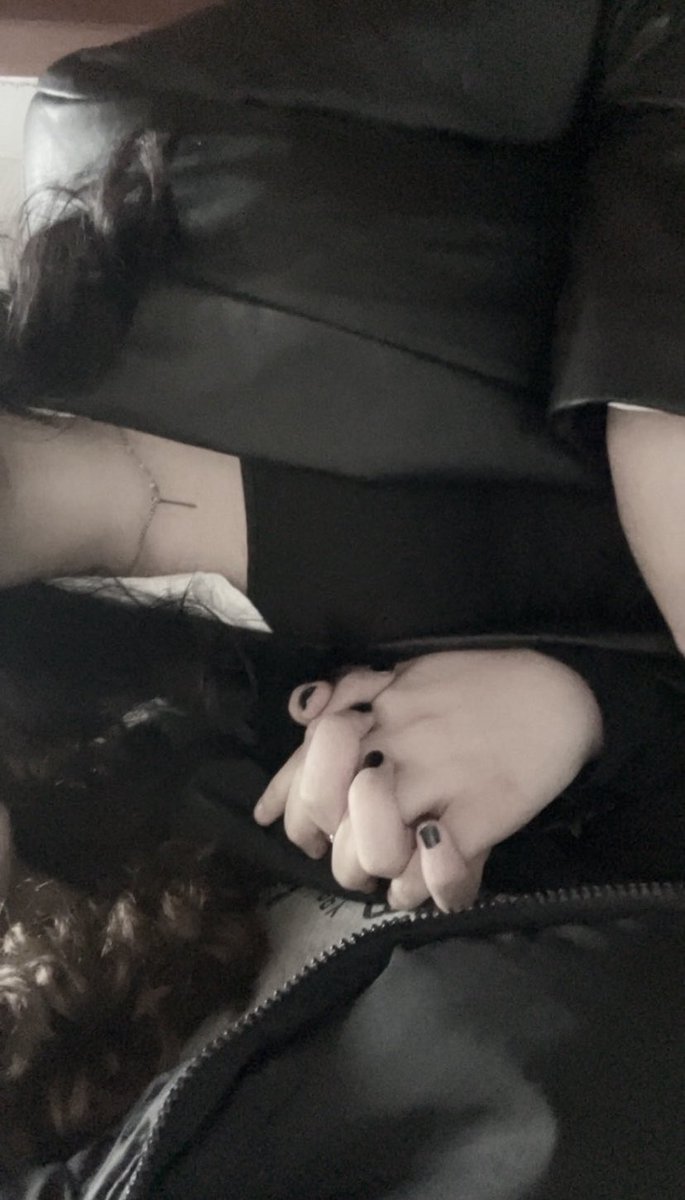 ar3x71's tweet photo. my bestfriend 
my twin 
my sister 
my everything 
my love
my world 
HBD🩶 https://t.co/p4t32HWe3V