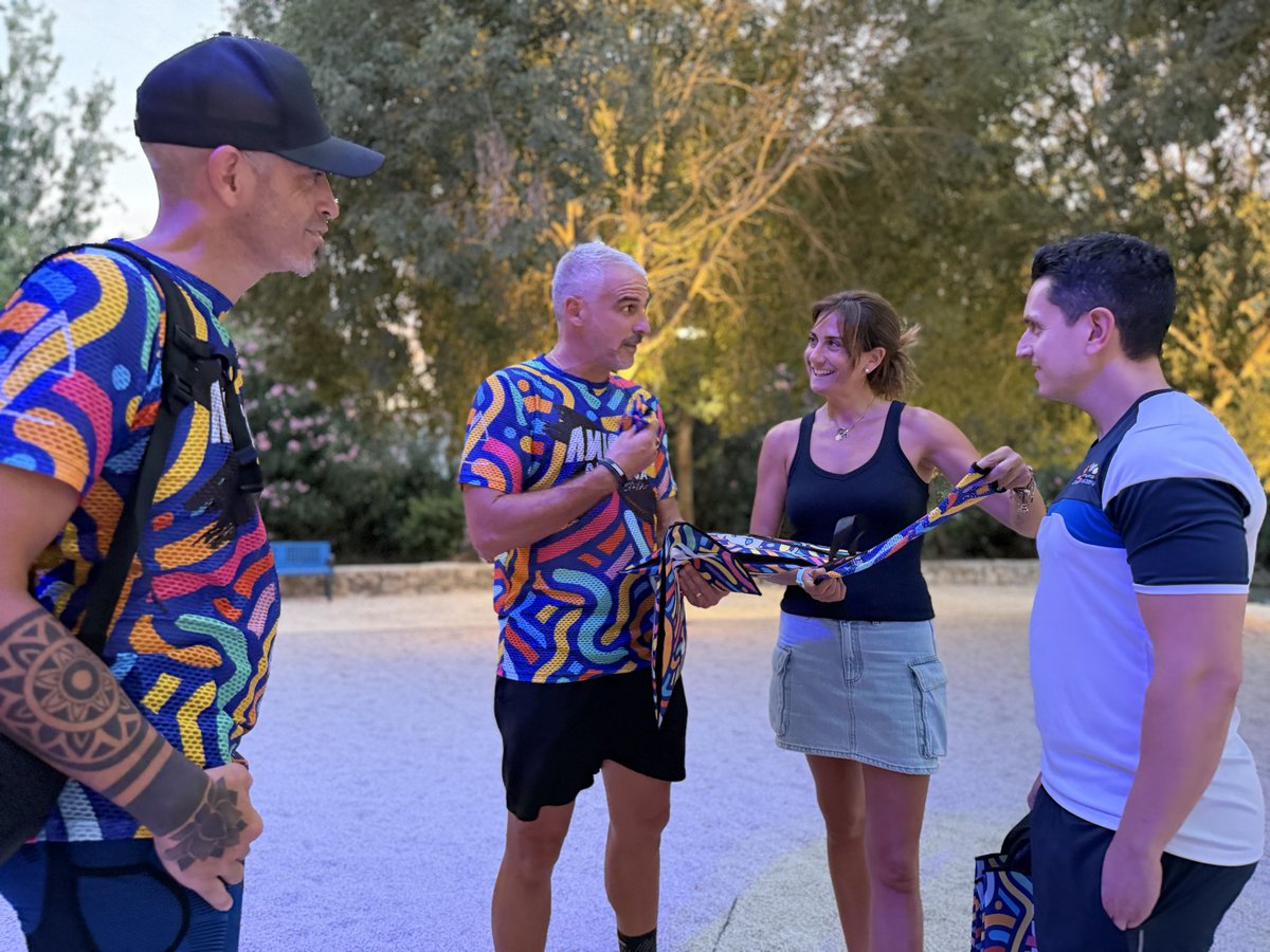 AytoArchena's tweet photo. 🏃‍➡️La alcaldesa, @Patriciaflopez , acompañada por el concejal de Deportes, @marioalcaraz_ , ha presentado la carrera 'Archena Paraíso Nocturno 5K', una prueba organizada por Animal Sport que ya cuenta con 450 inscritos y que promete convertirse en una cita imprescindible del calendario deportivo regional.

➡️El recorrido transcurrirá por algunos de los rincones más emblemáticos del municipio, como el paseo ribereño y la pasarela peatonal, ofreciendo a los participantes una experiencia deportiva diferente en un entorno privilegiado.

Pero la Archena Paraíso Nocturno será mucho más que una carrera. La prueba nace con un marcado carácter familiar, con un gran ambiente para corredores y acompañantes, además de una zona gastronómica y música en directo con DJs para disfrutar de una auténtica fiesta del deporte.

🗣️ Patricia Fernández ha destacado que "seguimos impulsando eventos que promocionan Archena, fomentan hábitos de vida saludables y dinamizan nuestra economía local. Queremos que nuestro municipio siga siendo un referente en la organización de grandes eventos deportivos capaces de atraer a cientos de participantes y visitantes."

👟¡Nos vemos en la línea de salida! 

#ArchenaEsDeporte #ArchenaParaísoNocturno #5K #Running