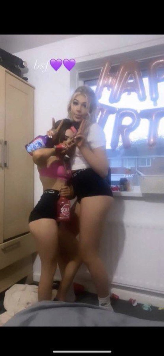 xx_xx_xx_xx_xxo's tweet photo. #wankchat #slut #slag https://t.co/rI0JN5Zijc