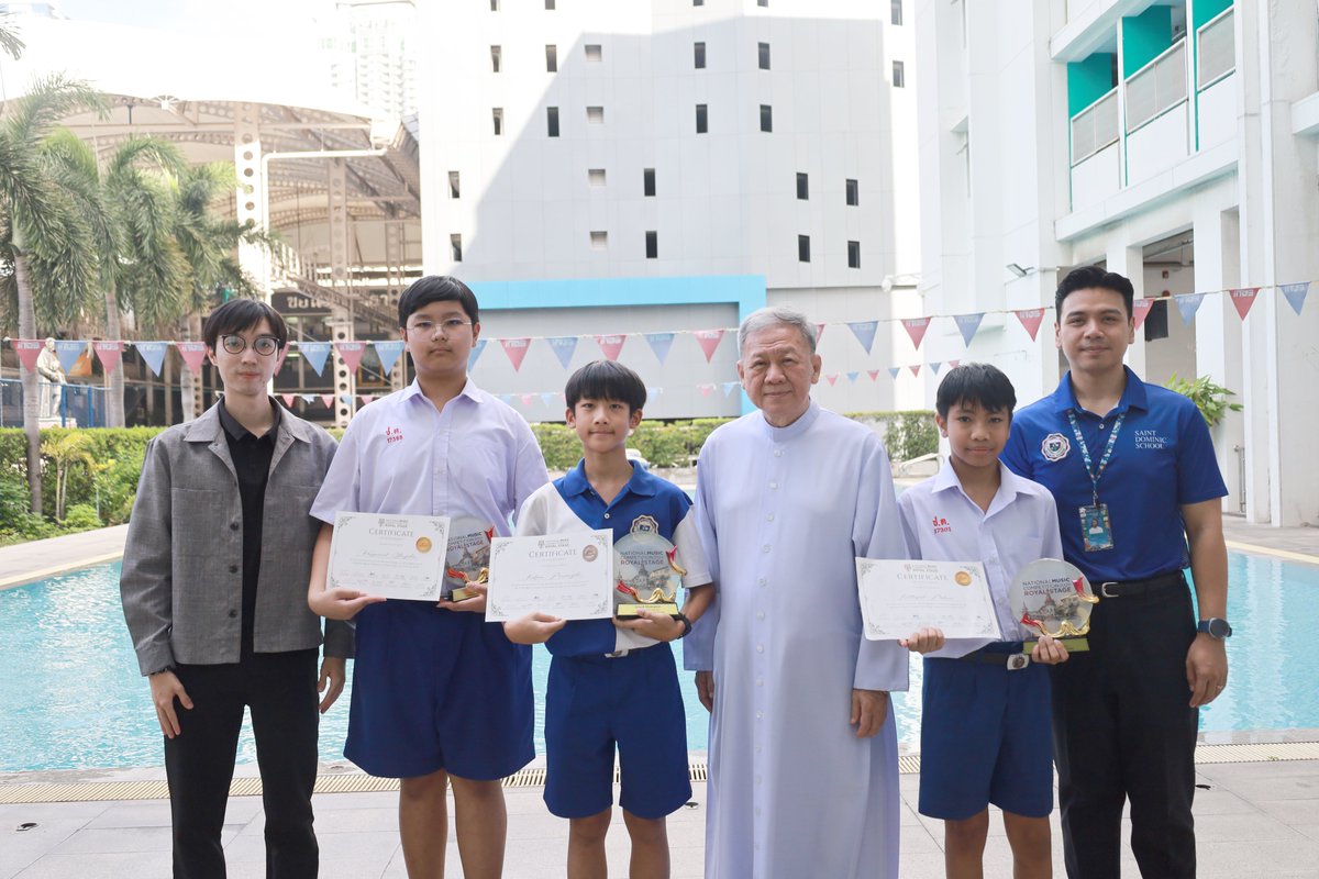 schoolsd's tweet photo. 🎵คว้ารางวัลประกวดดนตรีและได้รับเลือกแสดง Gala Awards Concert

https://t.co/7OGv9afIlb https://t.co/ZrwSH7iOX2