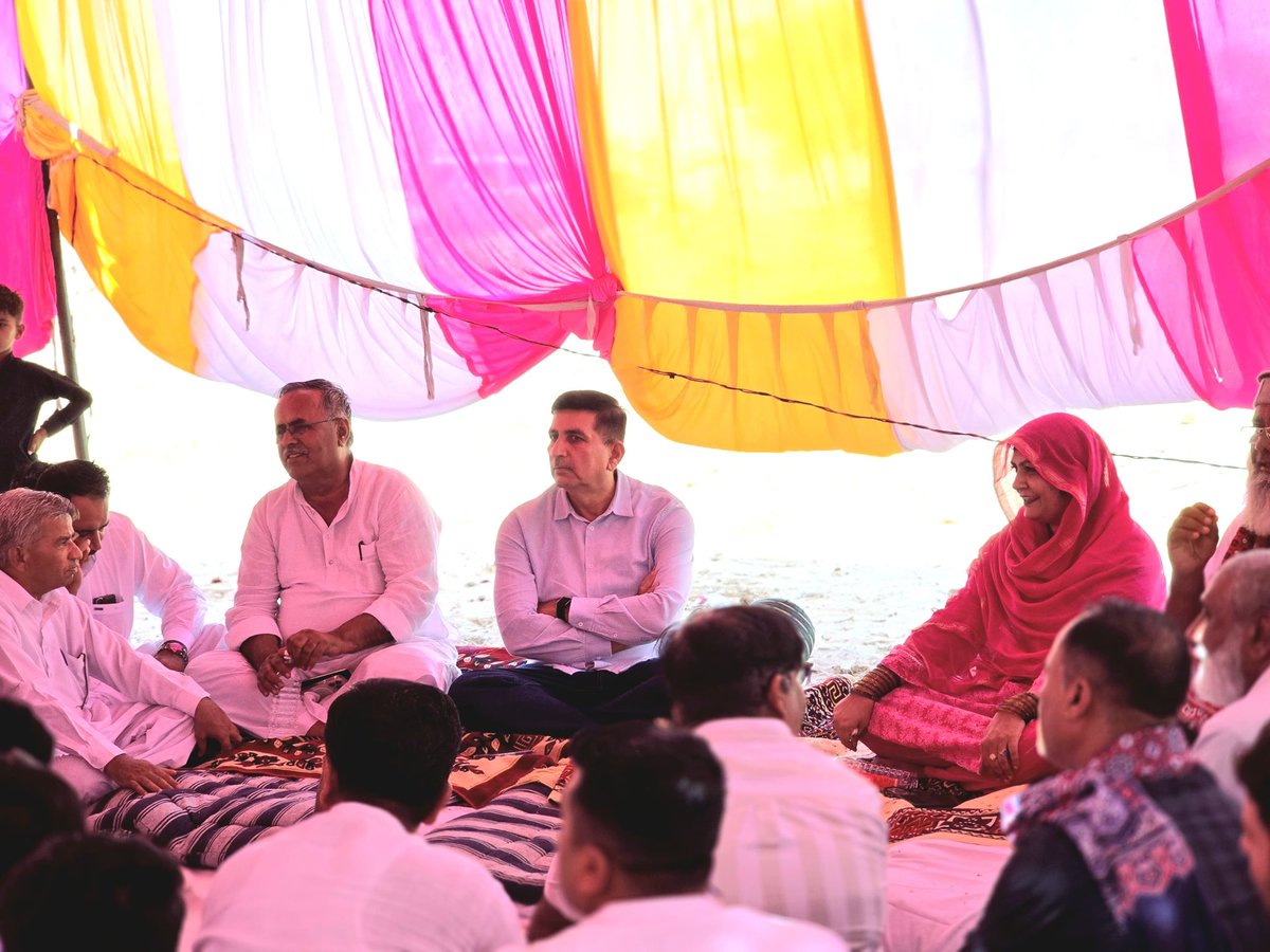 Barmer_Harish's tweet photo. गत दिनों चम्पाबेरी (साम्भरा) में बाबु खान जी कलर के यहां हज यात्रियों के स्वागत में रखे गए समारोह में शामिल हुआ। https://t.co/GPJgn90c3m