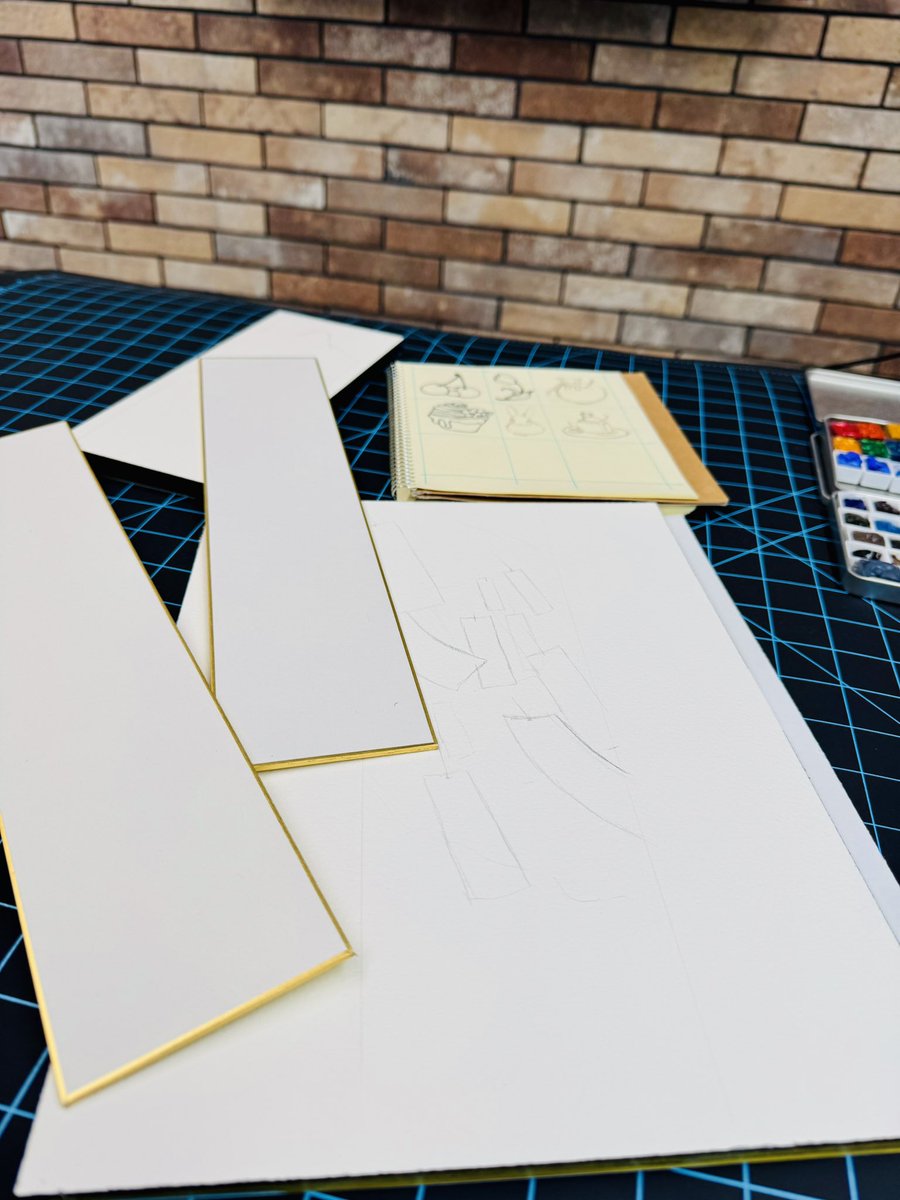 tomo45790's tweet photo. 製作中
短冊展用の作品とか、今月後半に入ってる銅版画体験の為に使う下絵とか色々と一度に描いてます

下絵は自分でも銅版画にするかも https://t.co/C60xoYfpCY
