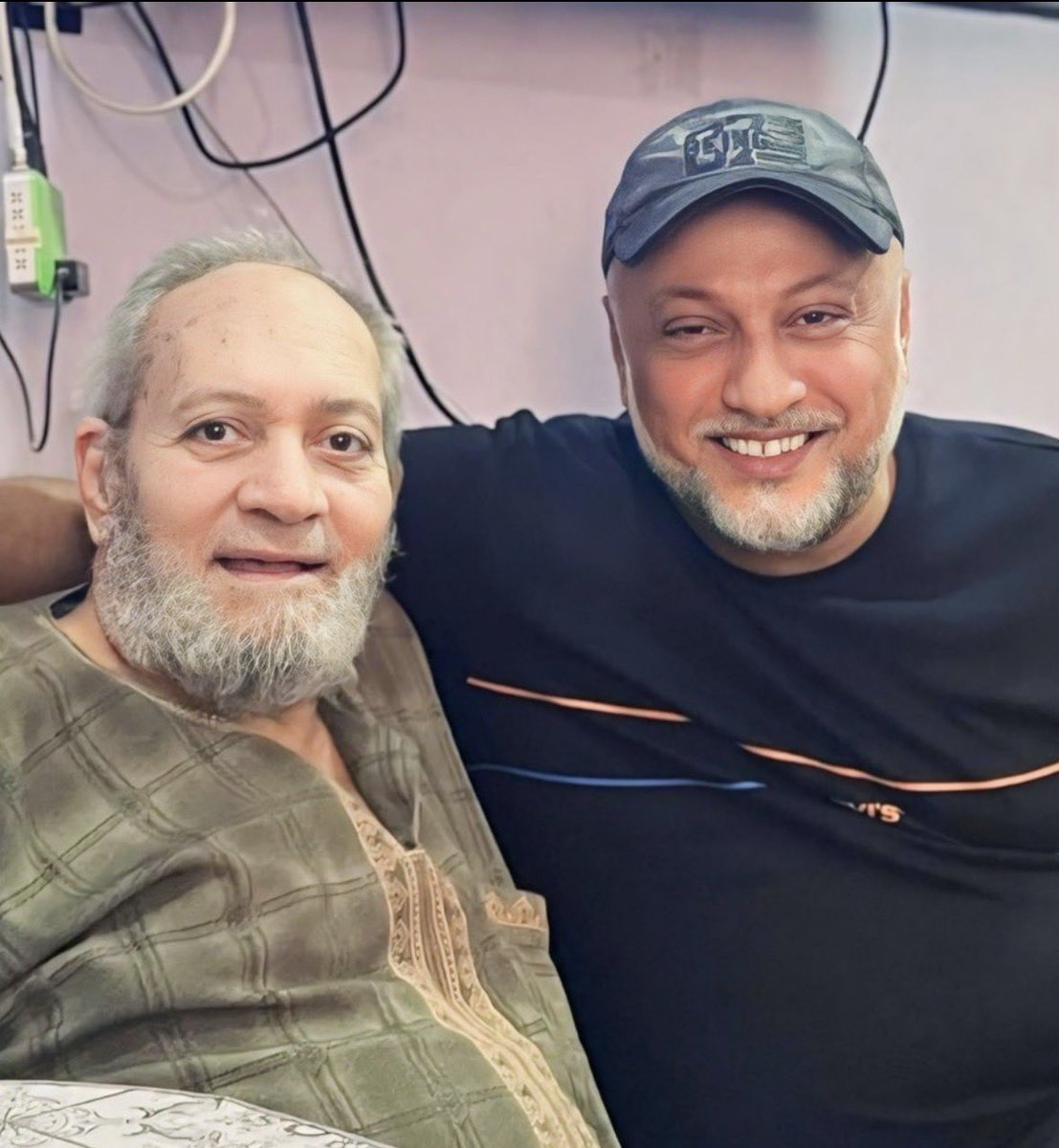 AlnadabiYahya's tweet photo. إنا لله وانا اليه راجعون 
انتقل إلى جوار ربه استاذي ومعلمي
عبدالله عبدالمجيد جميل
 اللهم اغفر له وارحمه، وعافه واعف عنه، وأكرم نزله، ووسع مدخله. https://t.co/BZV5ecY74O