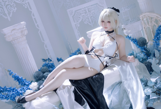 zhenrencosplay's tweet photo. 可畏同人礼服🤍

这套居然也过审发出来了……
被吞的内容终于补回来了，这次应该不会再消失吧👀
这套你们打几分？✨ https://t.co/QBEBzJsXEF