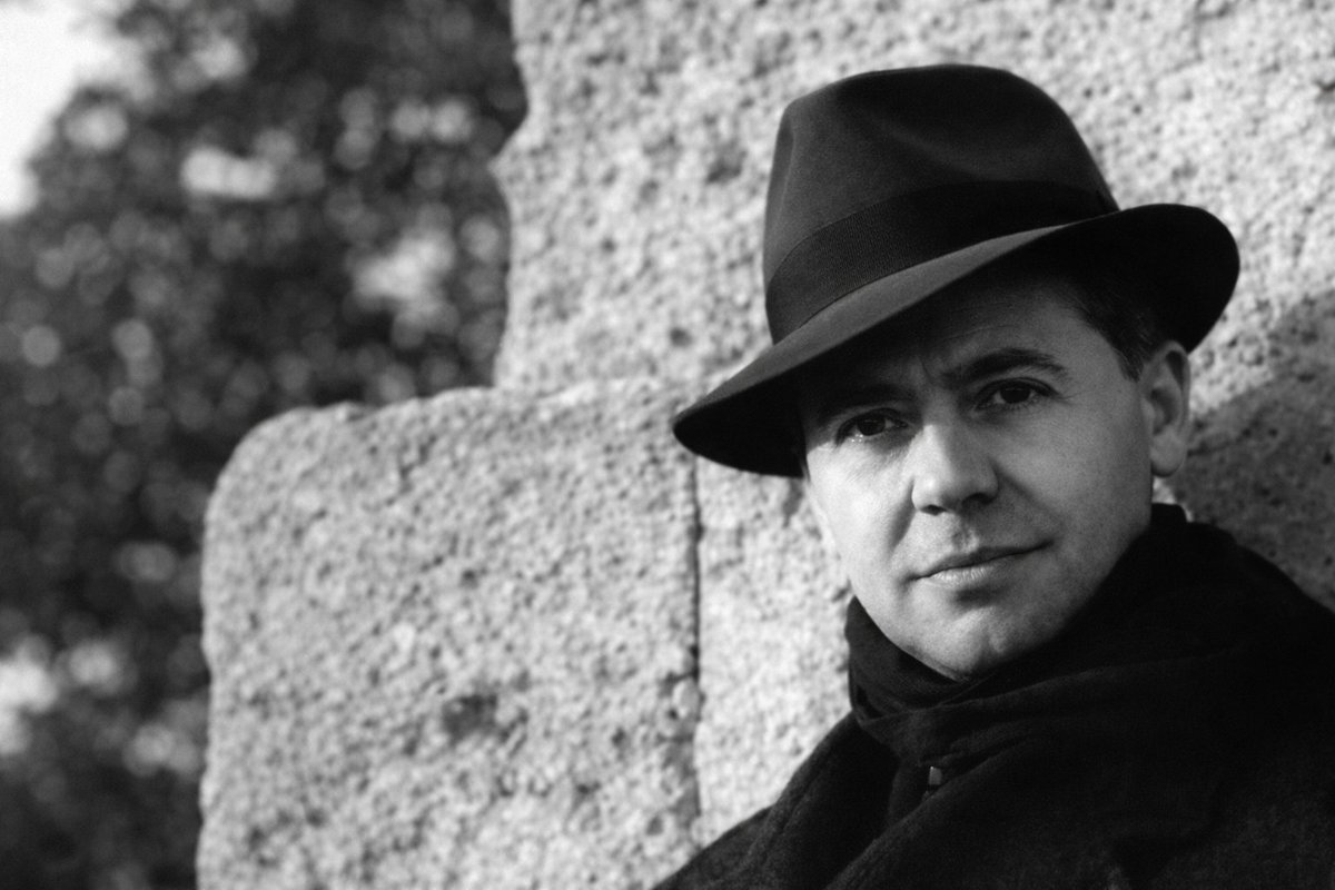 Annie_Couturier's tweet photo. Face à l’occupation, Jean Moulin n’a jamais plié. Il a uni, rassemblé, combattu. Son nom reste celui d’un homme qui a fait de la liberté une mission. Son courage continue d'inspirer ceux qui refusent de plier
#JeanMoulin #Liberté #Mémoire #France https://t.co/xA6J7aZOdd