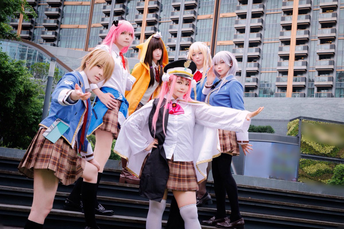 Ruka__Yuki0917's tweet photo. 31A全員
月歌 And 由希　自分
可憐@shizuku_0406 
司@0210Shimo 
惠@kelvinzxcqwe 
玉@KanaWa150

📷@HaRochong 
#ヘブバンコスプレ #cosplayhk https://t.co/dRlBeCQFOv
